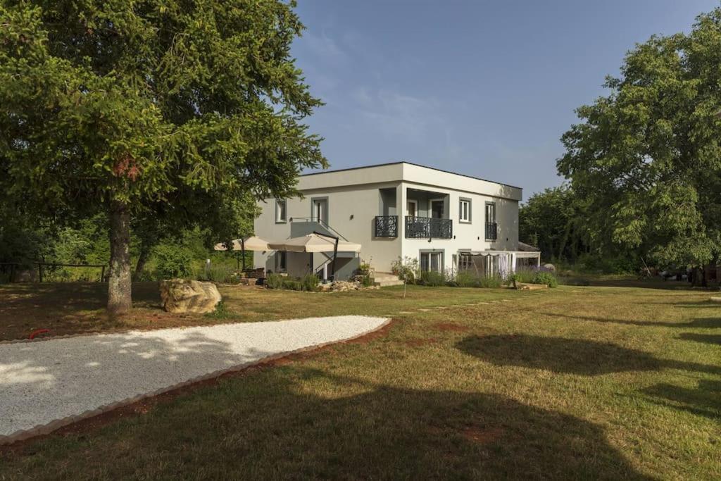 Luxury Villa Cetiri Hrasta Pićan Exterior foto