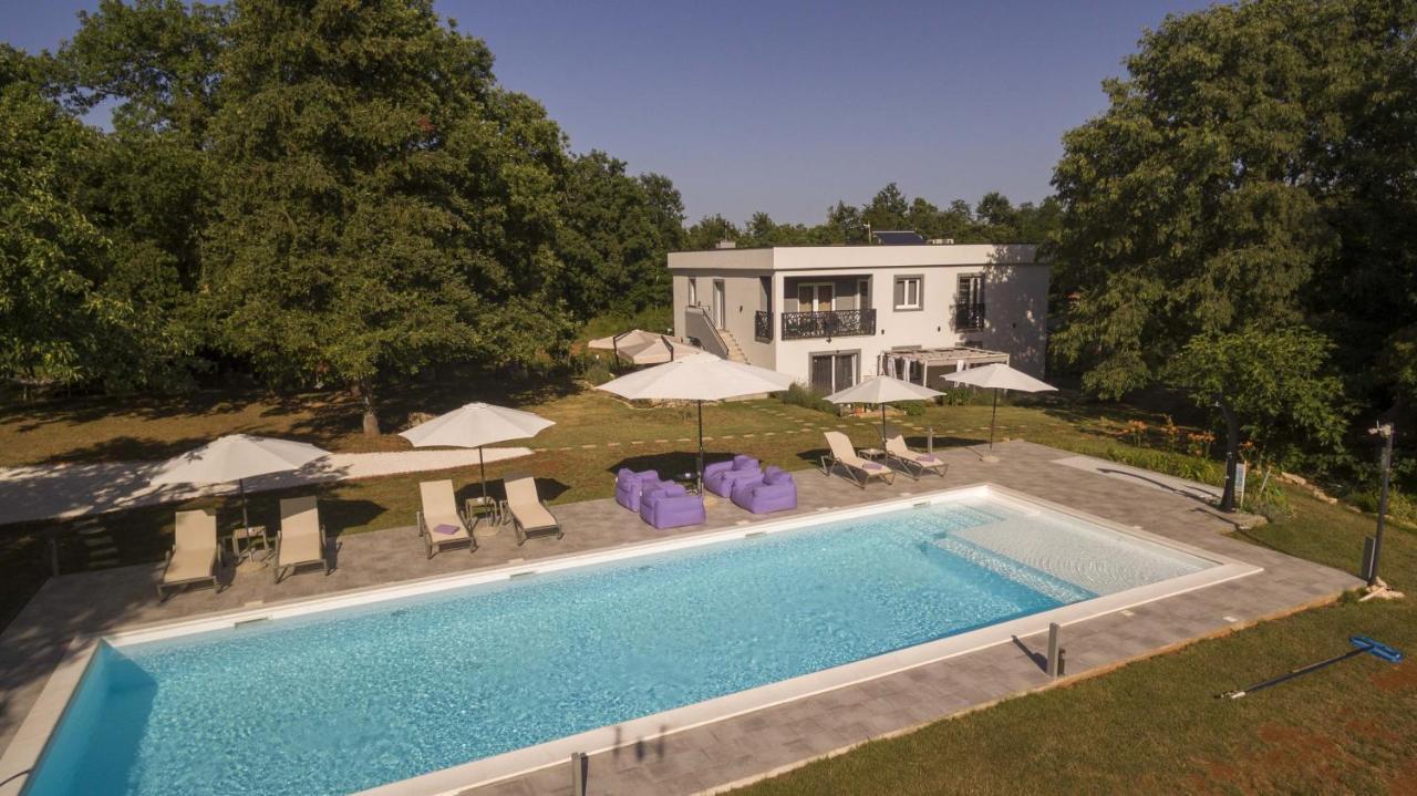 Luxury Villa Cetiri Hrasta Pićan Exterior foto